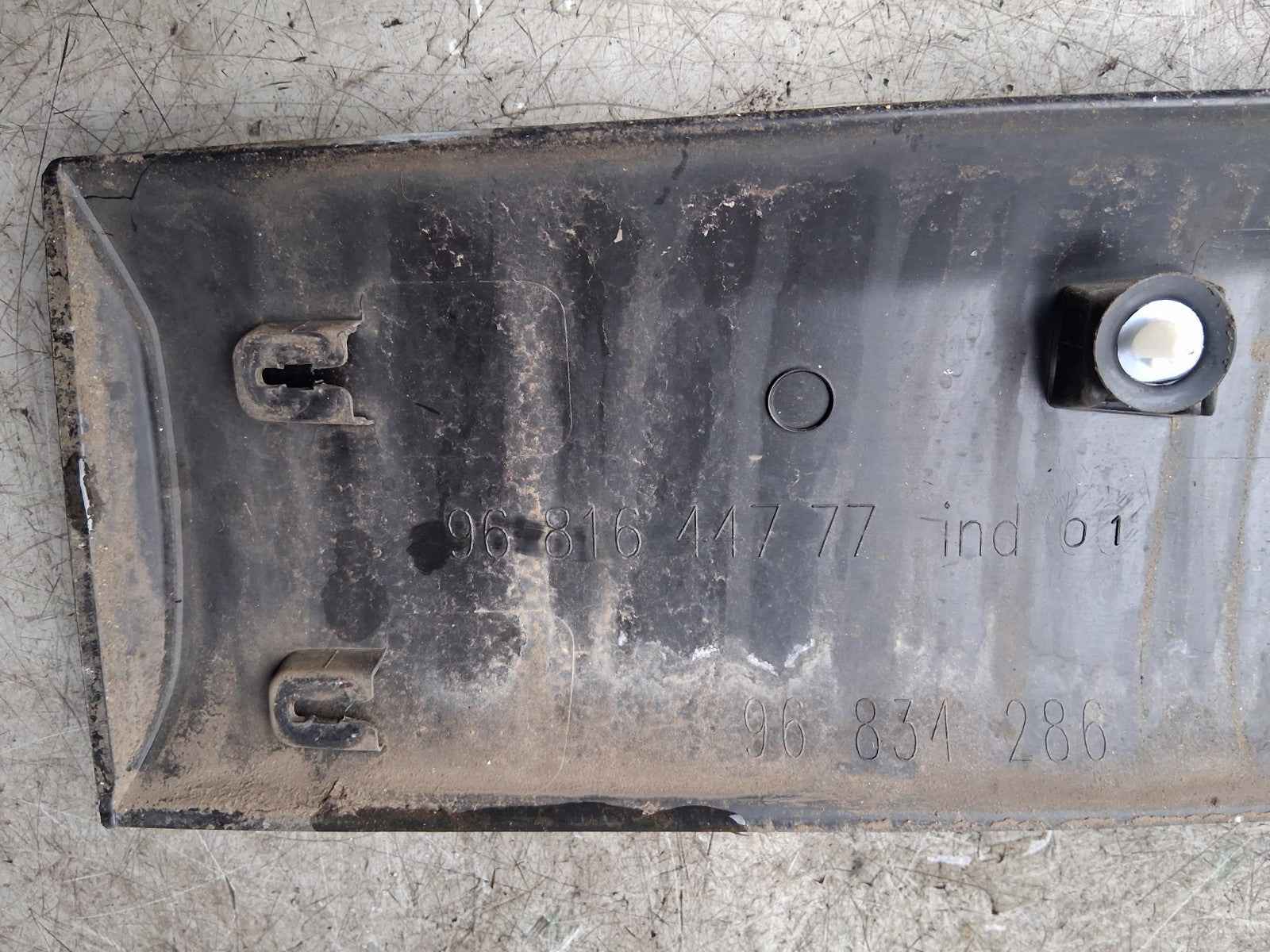 2018 CITROEN BERLINGO MK2 OSR DRIVER SIDE REAR DOOR MOULDING TRIM 9681644777