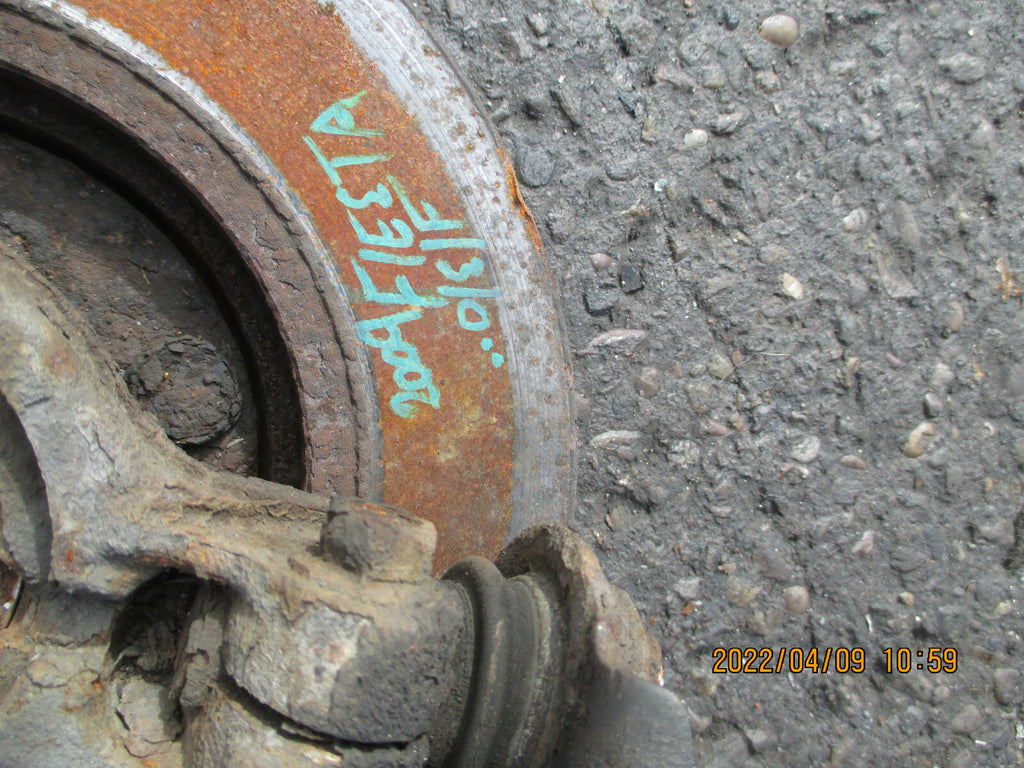 FORD FIESTA MK7 2009 1.25 PETROL OSF DRIVER SIDE FRONT WHEEL HUB