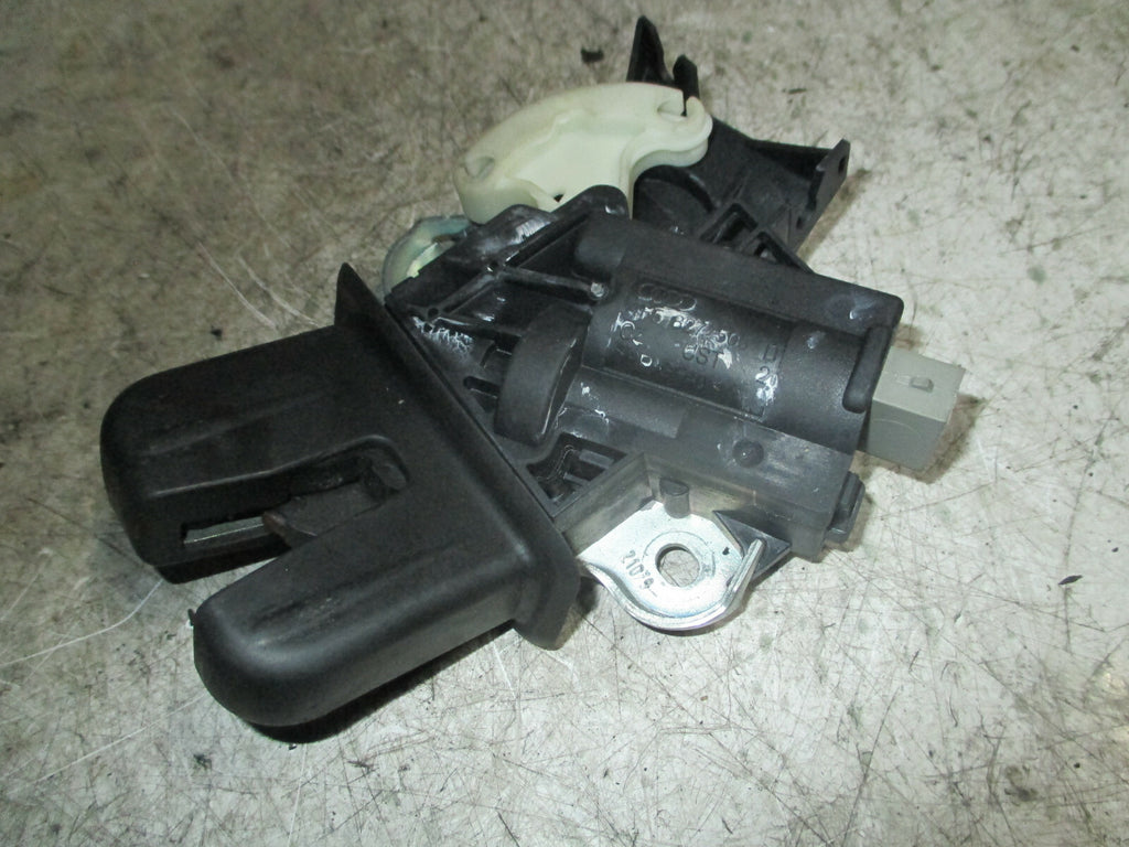 VW VOLKSWAGEN PASSAT 2007 SALOON REAR BOOTLID TAILGATE LOCK MECHANISM