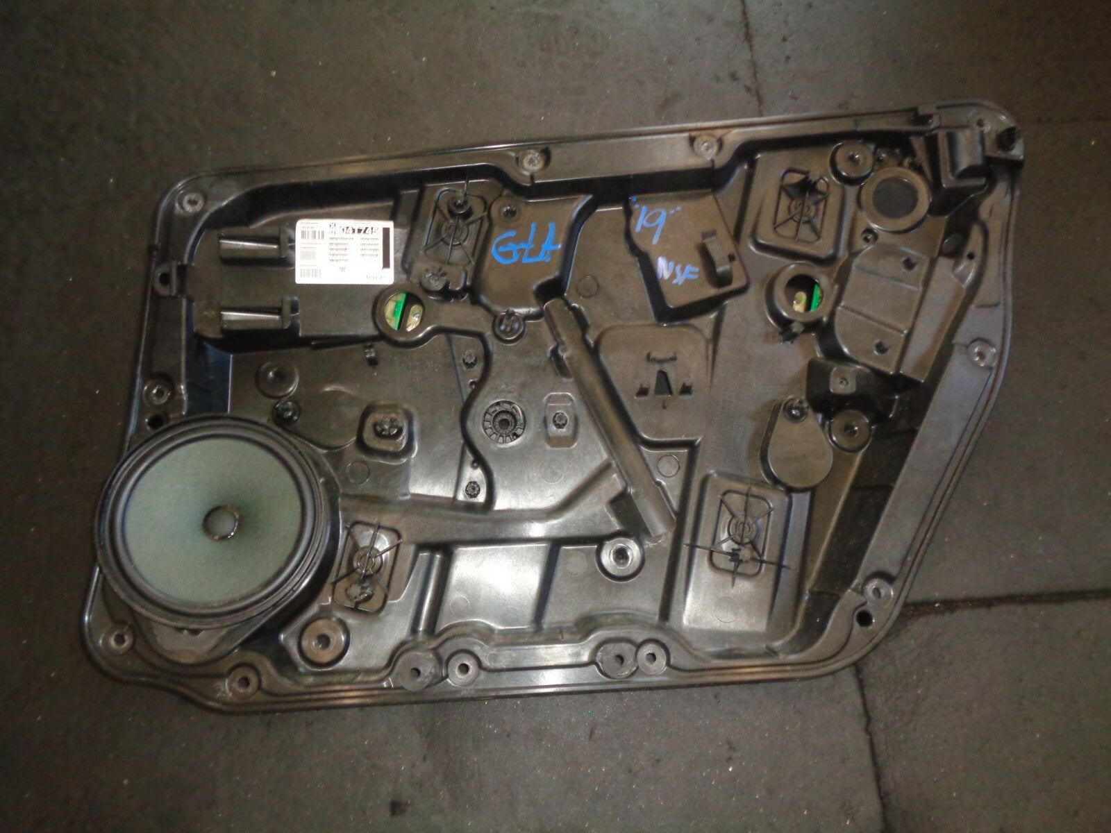 MERCEDES GLA MK1 X156 2019 OSF DRIVER FRONT WINDOW REGULATOR MECHANISM ONLY