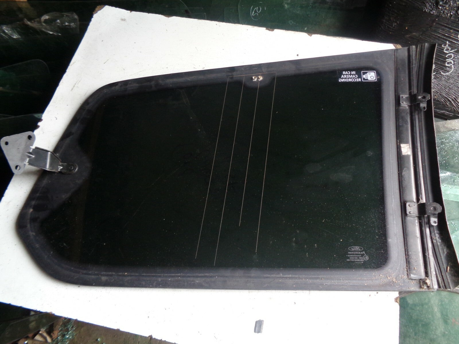 FORD GALAXY 2009 DOOR NSR PASSENGER SIDE REAR DOOR QUARTER WINDOW GLASS