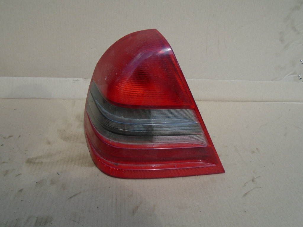MERCEDES C CLASS W202 2002 NSR PASSENGER SIDE REAR BRAKE TAIL LIGHT CLUSTER