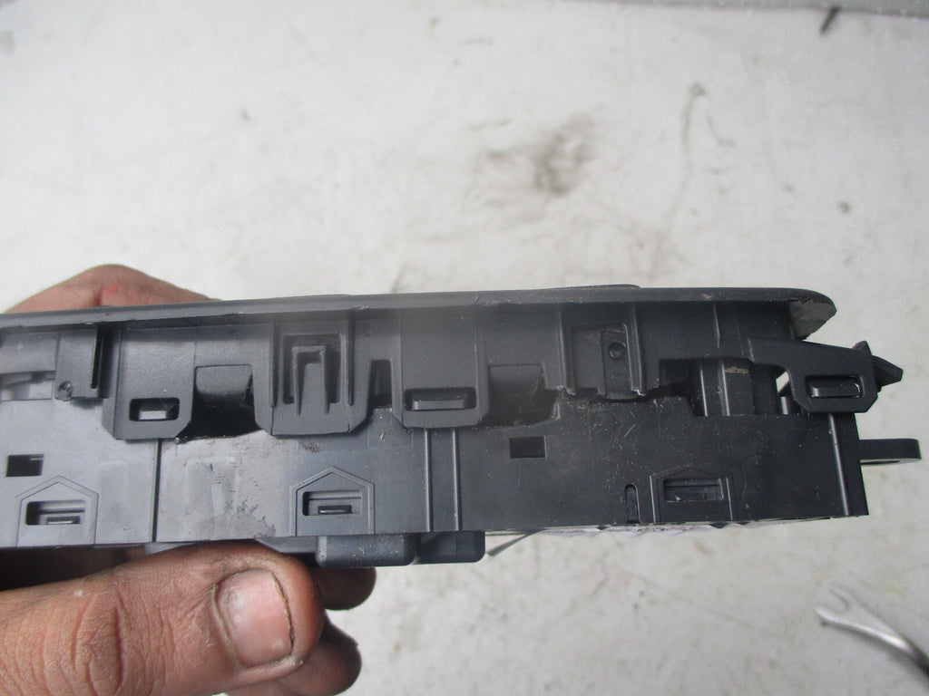 JAGUAR XE 2017 OSF DRIVER SIDE FRONT DOOR ELECTRIC WINDOW SWITCH