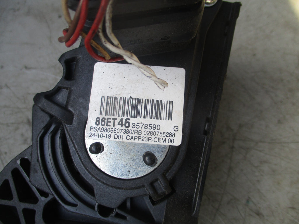 2021 VAUXHALL VIVARO MK3 THROTTLE PEDAL 9806607380