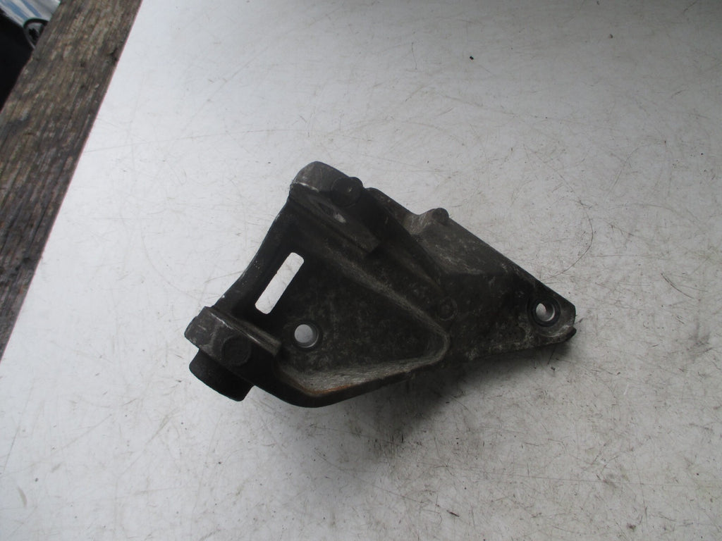 NISSAN JUKE 2013 ENGINE MOUNT BRACKET ASSEMBLY UNIT