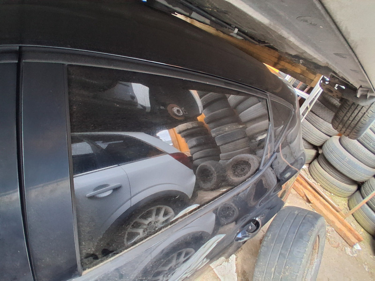 2015 SEAT LEON FR MK3 NSR PASSENGER SIDE REAR WINDOW GLASS