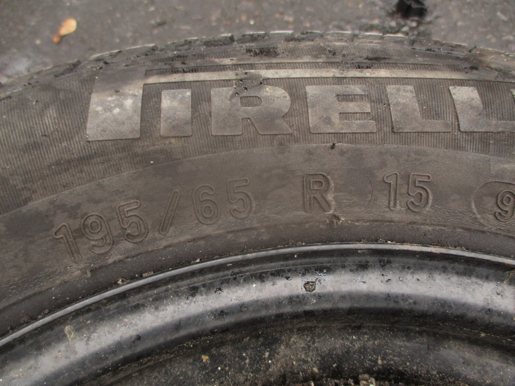 2001 VOLKSWAGEN GOLF MK4 15 INCH STEEL WHEEL WITH TYRE 195/65R15