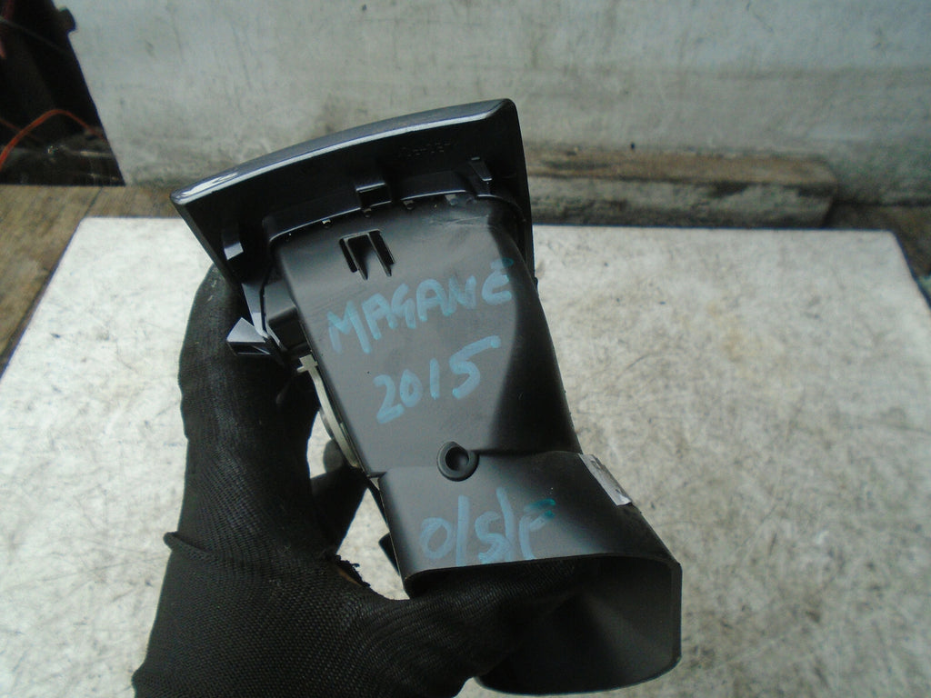 RENAULT MEGANE MK3 2015 OS DRIVER SIDE AIR VENT