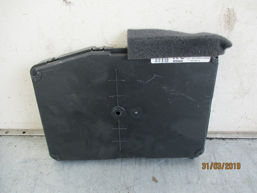 RENAULT GRAND SCENIC 2005 1.5 DCI DIESEL FUSE BOX 8200351185