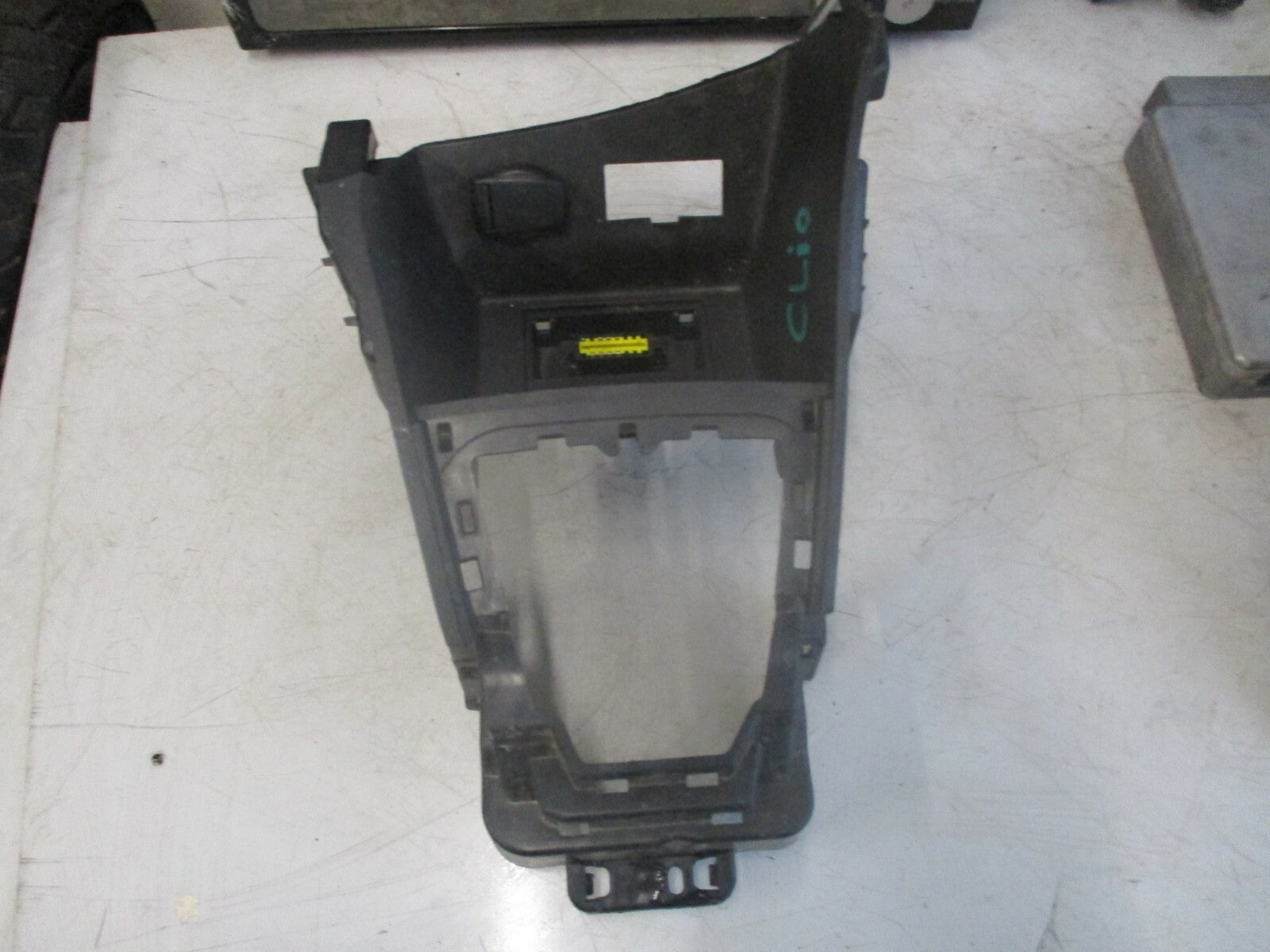 RENAULT CLIO MK4 2017 CENTRE CONSOLES PORTS PLASTIC TRIM 969107847R