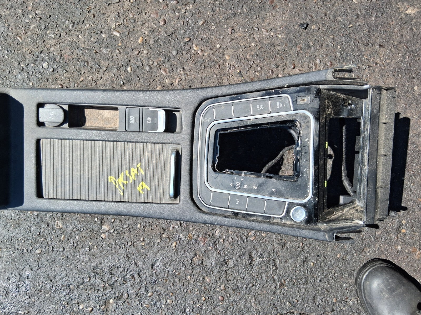 VW VOLKSWAGEN PASSAT B8 2019 COMPLETE CENTRE CONSOLE TRIM CONSOLE 3G0857100