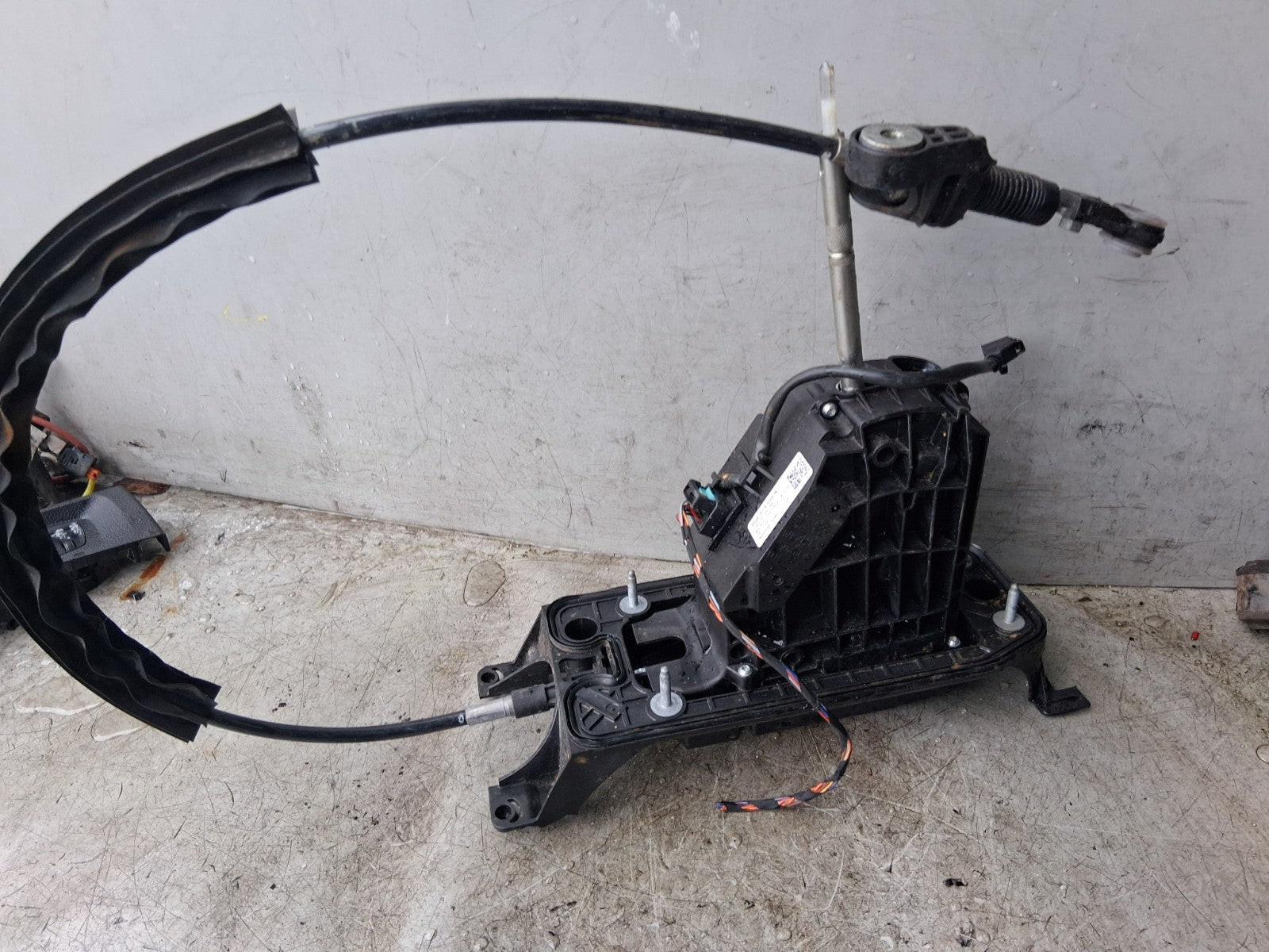 VW VOLKSWAGEN TIGUAN MK2 2023 MANUAL GEAR STICK SHIFTER GEAR LEVER 5QF713025K