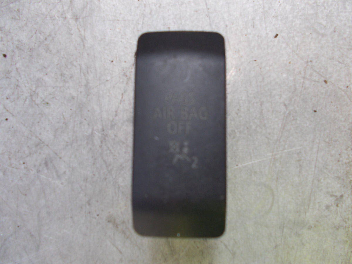2005 BMW 5 SERIES E60 PASSENGER SAFETY BAG ON OFF SWITCH BUTTON 697778801