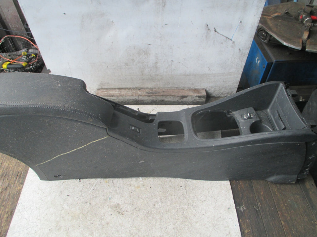 RENAULT MEGANE 2011 MK3 CENTRE CONSOLE ARMREST