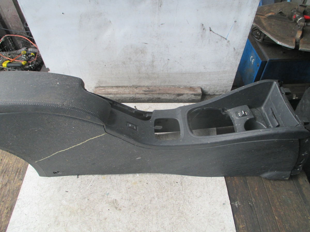 RENAULT MEGANE 2011 MK3 CENTRE CONSOLE ARMREST