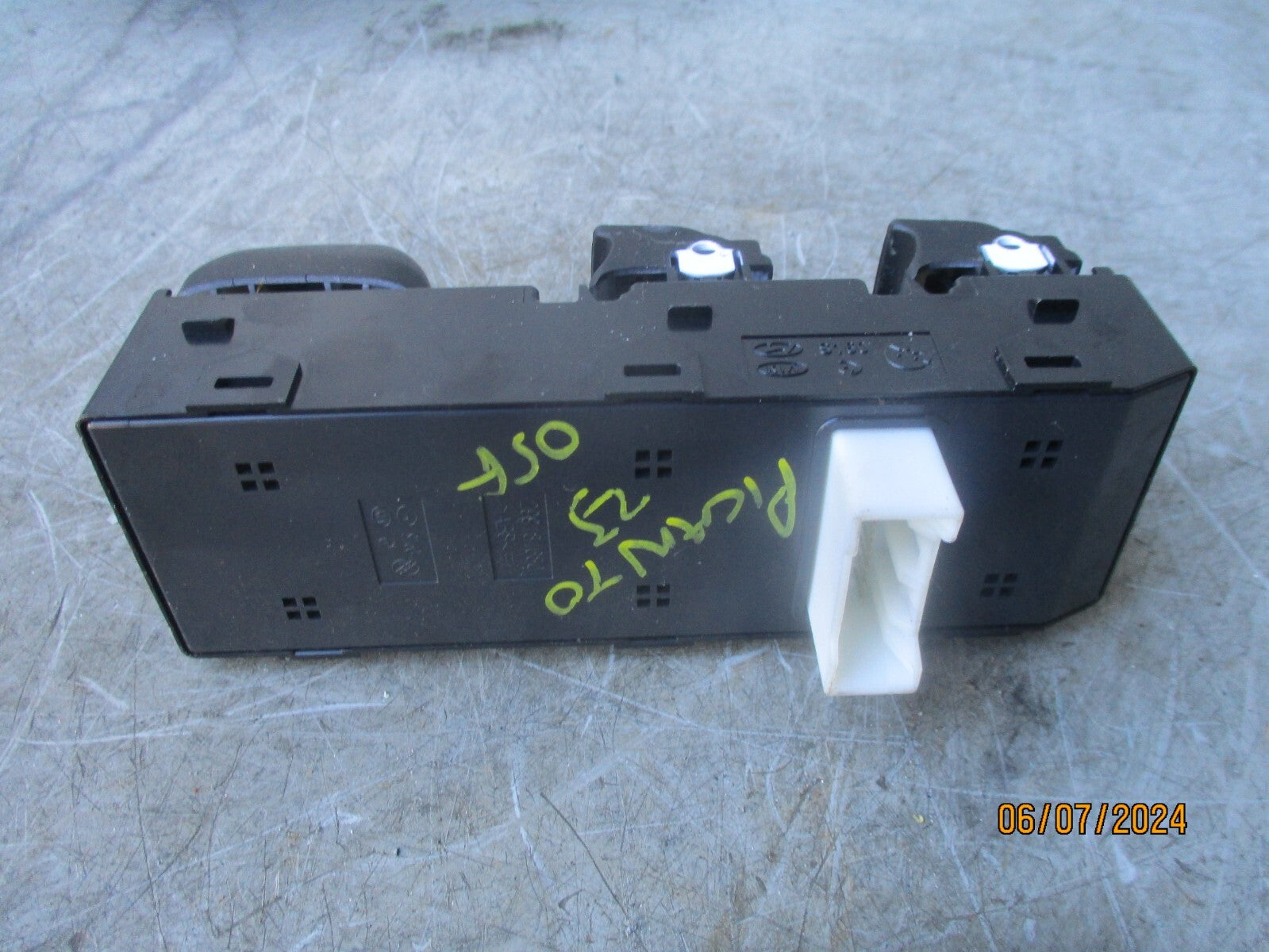 2023 KIA PICANTO MK3 OSF DRIVER SIDE FRONT WINDOW CONTROL SWITCH 299181680