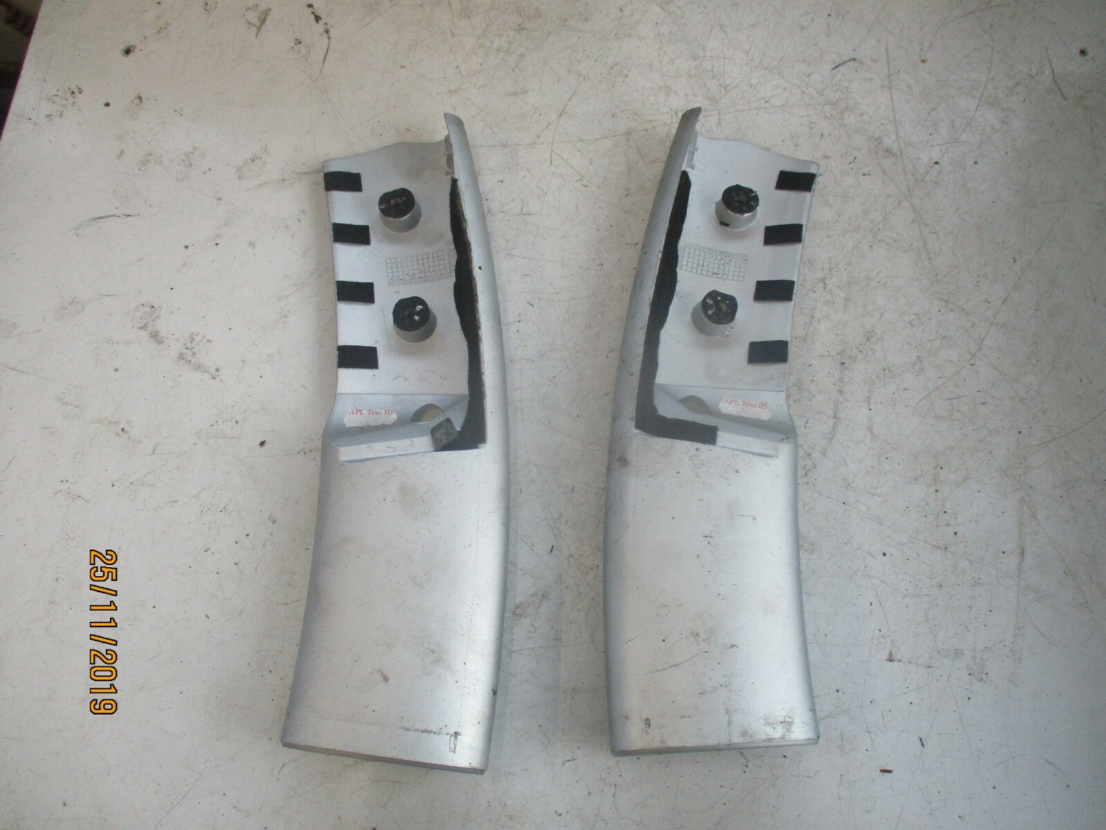 BMW MINI COOPER ONE R50 2004 NS OS PASSENGER DRIVER CONSOLE PLASTIC PILLAR TRIM