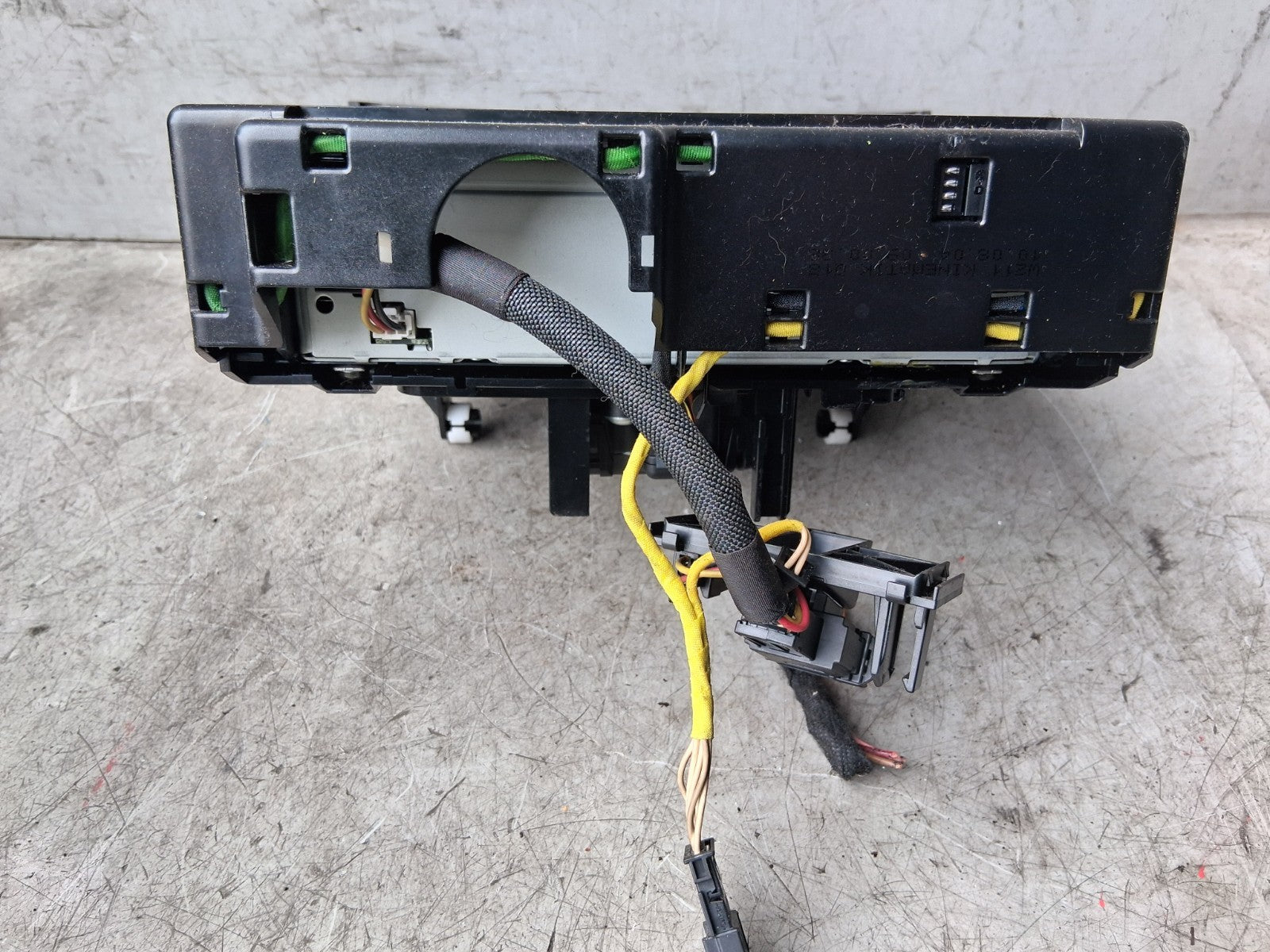2004 MERCEDES E CLASS W211 HAZARD WARNING LIGHT SWITCH PANEL TRAY A2116800552