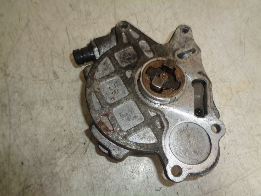 VW VOLKSWAGEN TOURAN MK2 2012 DIESEL VACCUM PUMP 03L145100