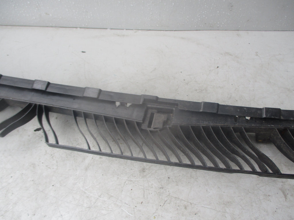 VW TIGUAN 2016 REAR BUMPER MOUNTING SUPPORT BRACKET 5NA807863