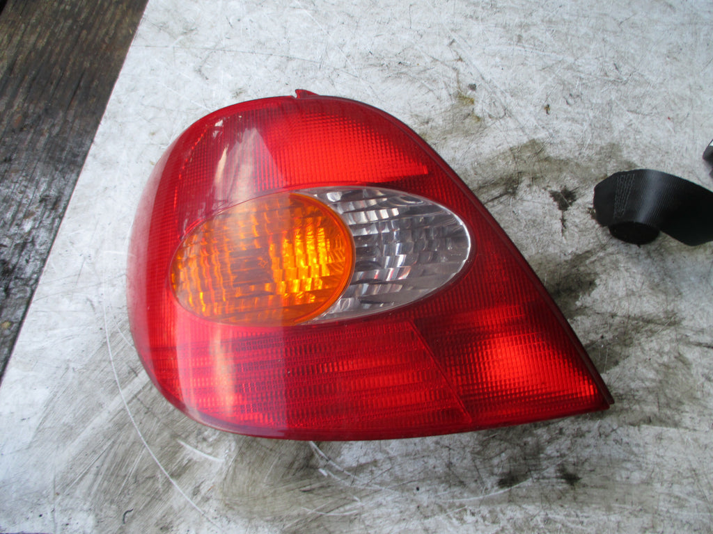 TOYOTA AVENSIS 1997 NSR PASSENGER SIDE REAR BRAKE TAIL LIGHT CLUSTER 23280102