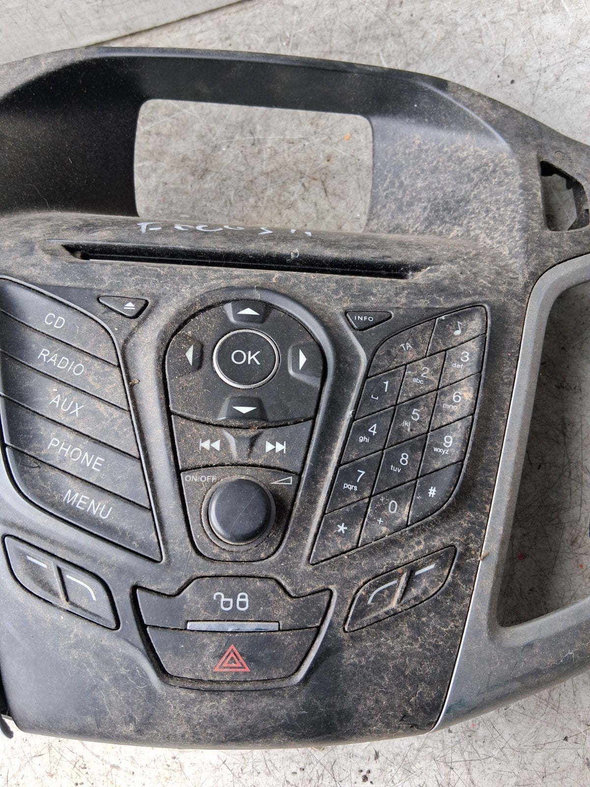 2011 FORD FOCUS CD AUDIO RADIO SYSTEM 100-5939E