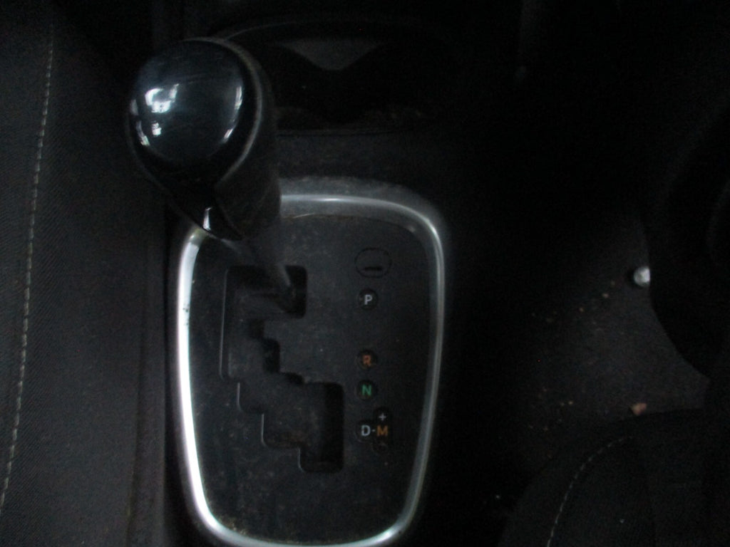TOYOTA YARIS MK3 2018 AUTO AUTOMATIC GEARSTICK GEARSHIFTER
