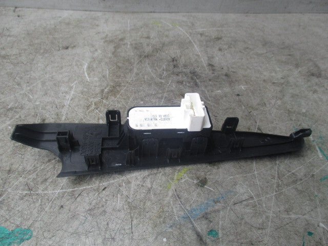 2019 MAZDA 2 MK4 OSR DRIVER SIDE WINDOW SWITCH PANEL D09W685L1