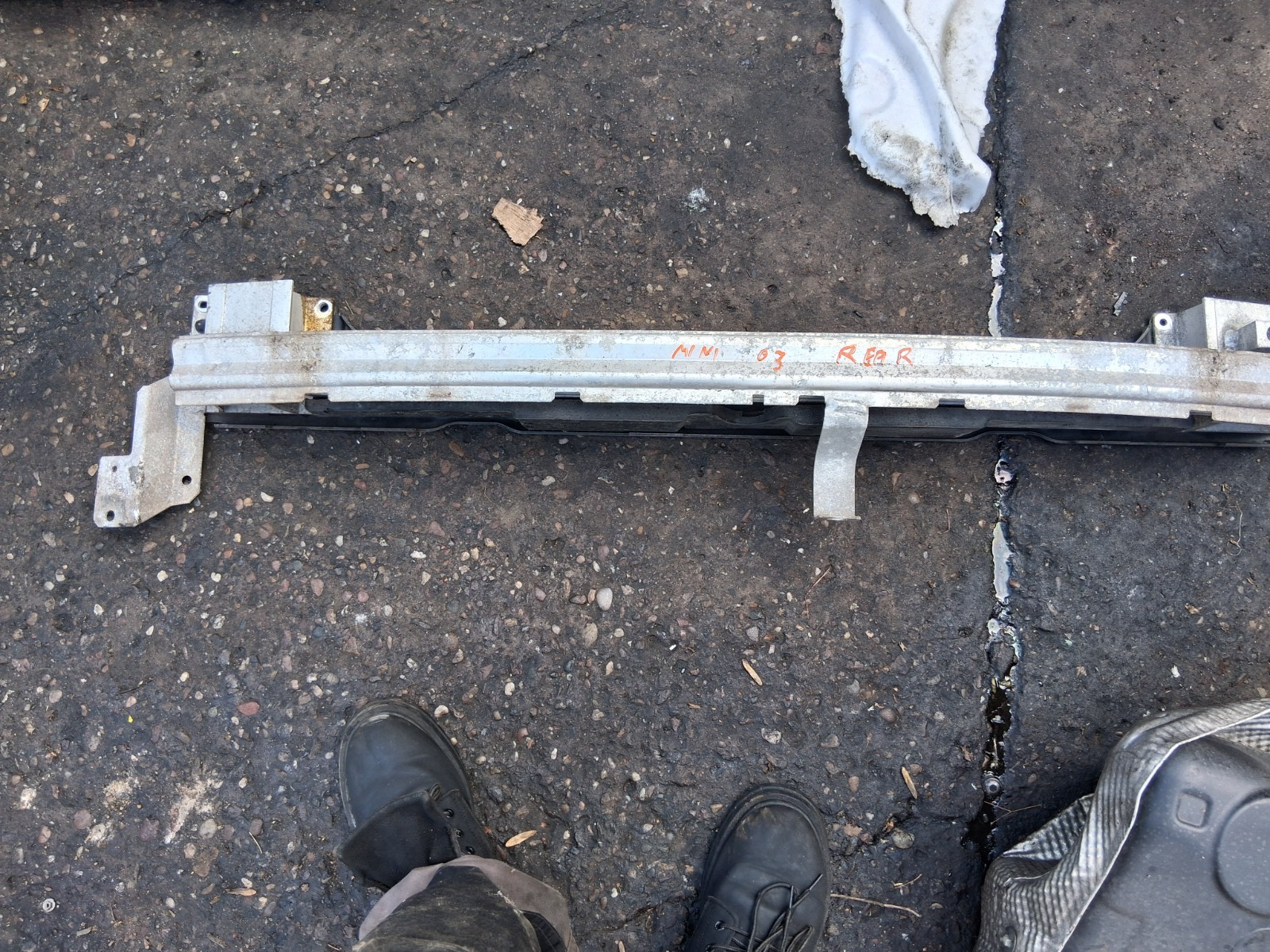 2003 BMW MINI COOPER R50 REAR BUMPER CRASH BAR REINFORCEMENT BAR