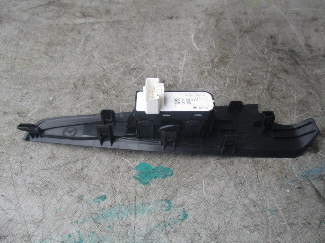 2019 MAZDA 2 MK4 OSR DRIVER SIDE WINDOW SWITCH PANEL D09W685L1