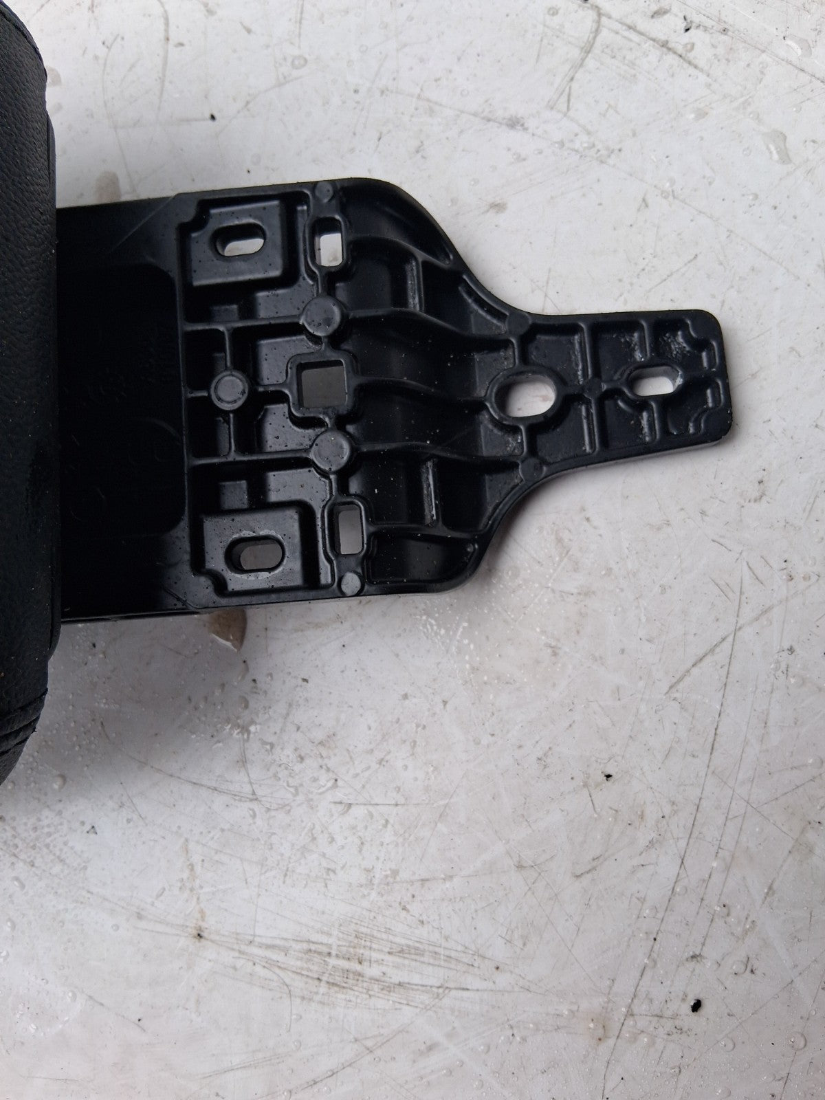 ALFA STEVLIO Q4 2022 CENTRAL TUNNEL INTERIOR ARMREST 01561518950