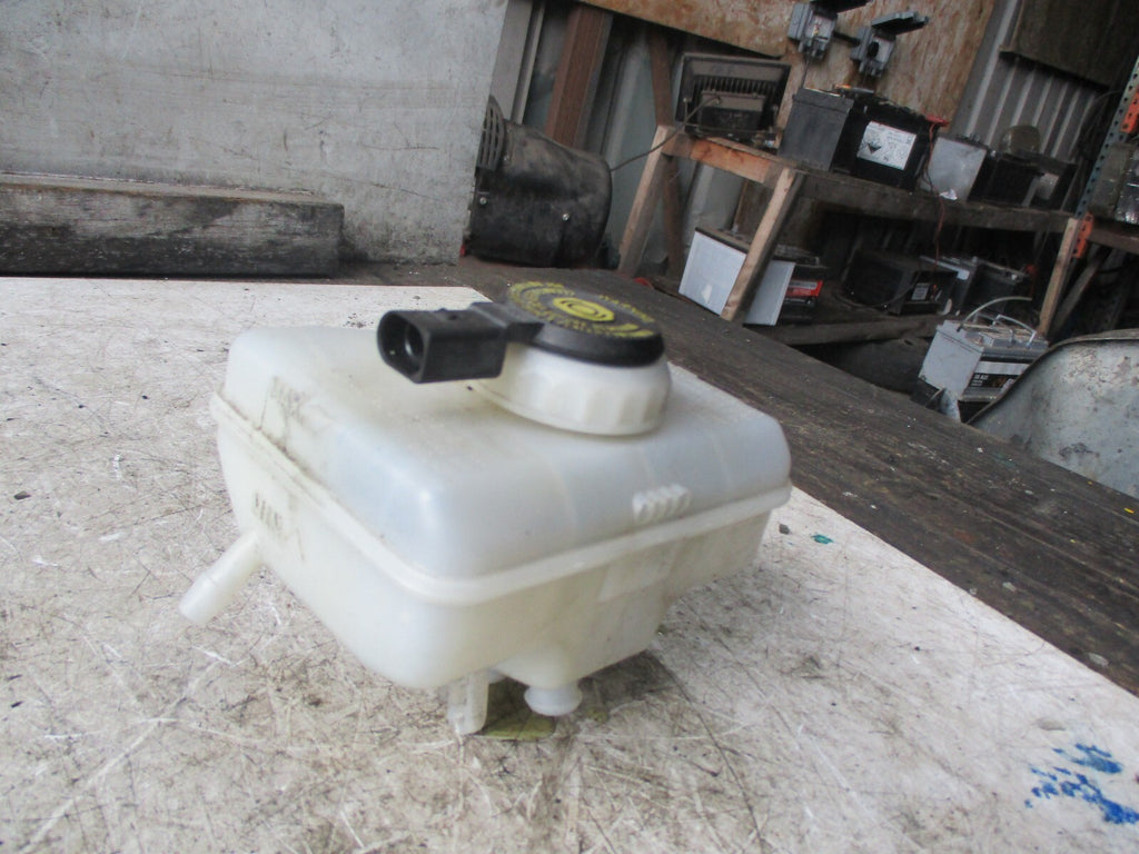 AUDI A6 2017 BRAKE BOTTLE TANK 8K0611301C