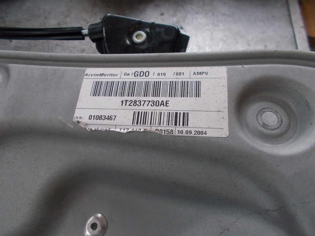 VOLKSWAGEN TOURAN 1T OSF DRIVER SIDE FRONT WINDOW REGULATOR 1T2837730AE