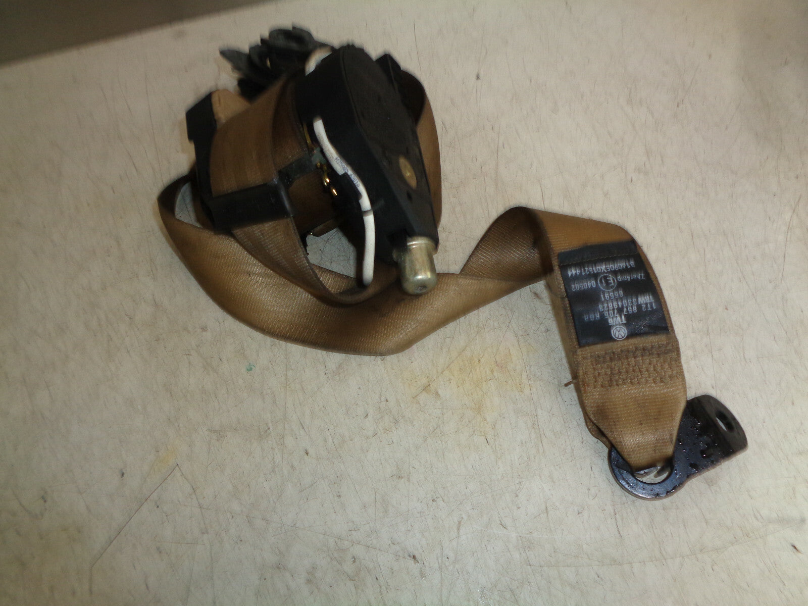 VW VOLKSWAGEN MK1 TOURAN NSF PASSENGER SIDE FRONT BEIGE SEAT BELT 1T2857705