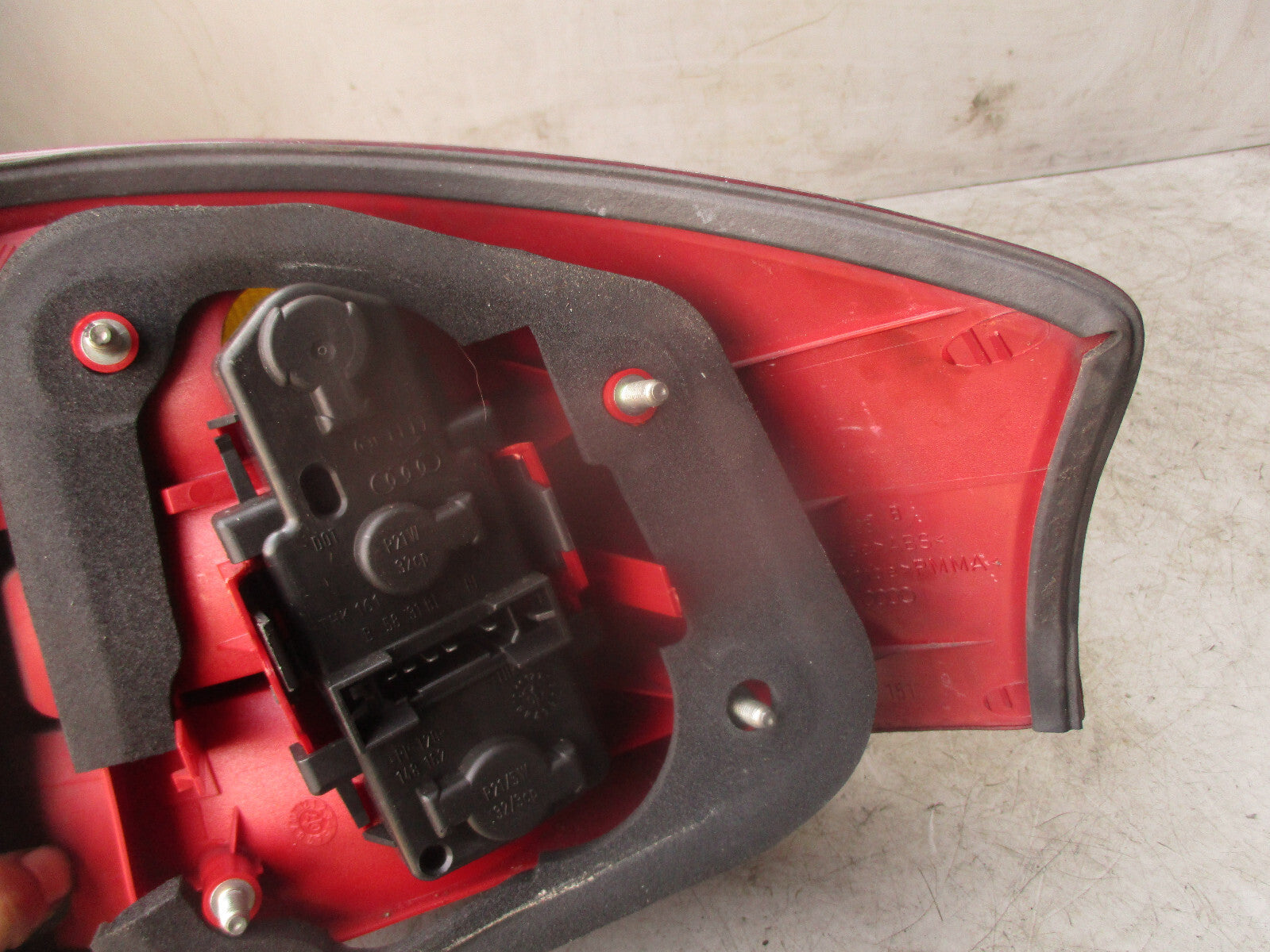 2004 AUDI A6 C5 PASSENGER SIDE REAR TAILLIGHT