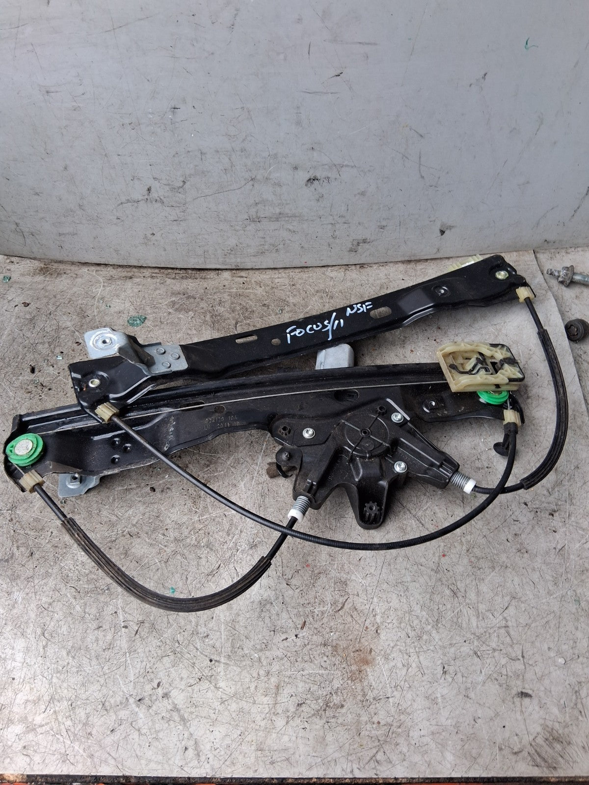 2011 FORD FOCUS SIDE FRONT WINDOW REGULATOR AND MOTOR 924128 104