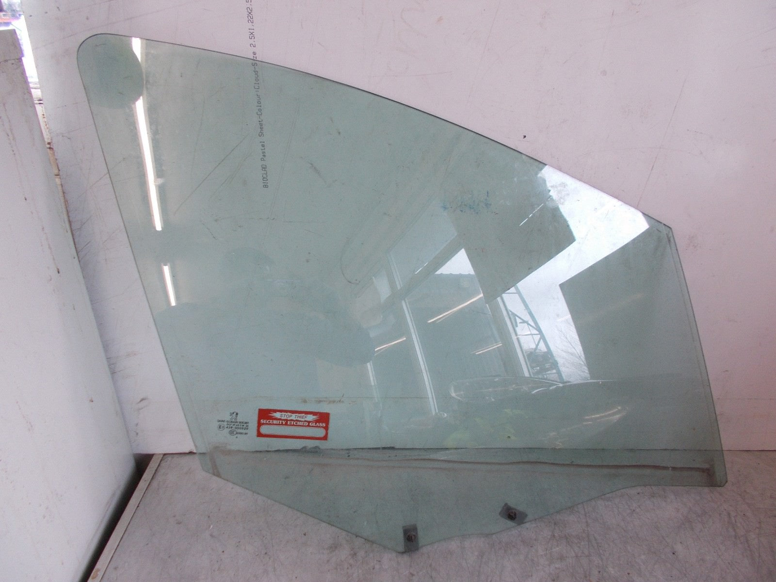 2013 PEUGEOT 308 OSF DRIVER SIDE FRONT WINDOW GLASS 43R000929