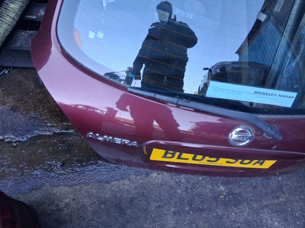 2005 NISSAN ALMERA MK2 REAR COMPLETE TAILGATE BOOTLID RED