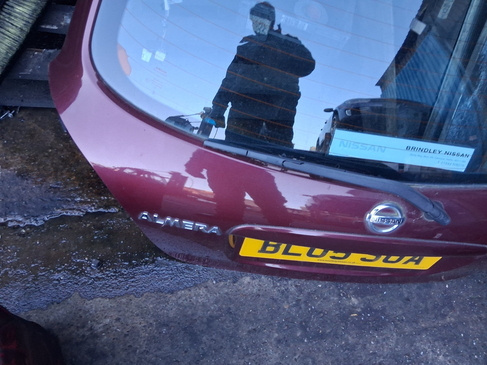 2005 NISSAN ALMERA MK2 REAR COMPLETE TAILGATE BOOTLID RED