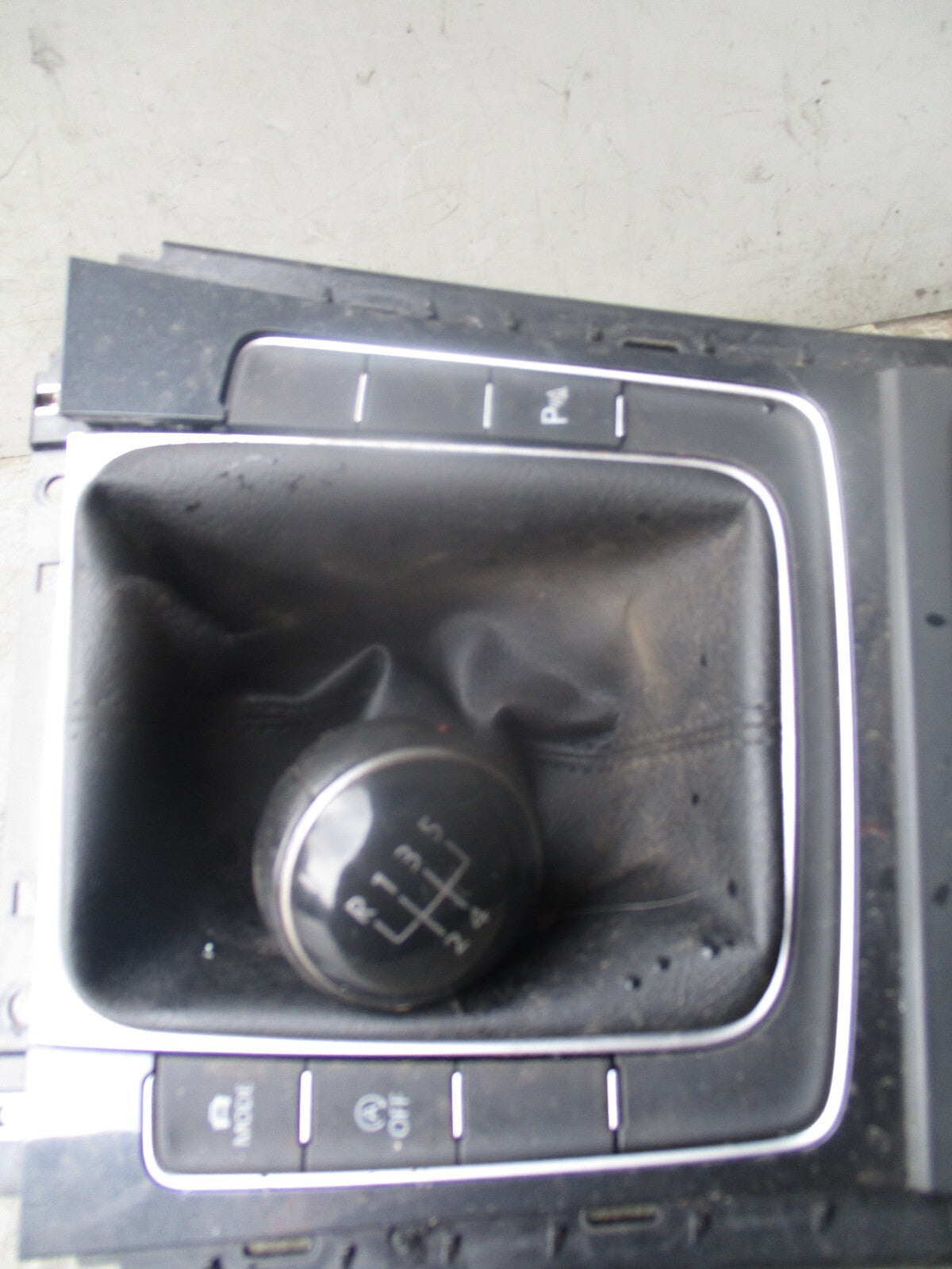 2017 VW GOLF MK7 CENTRE CONSOLE CUP HOLDER 5G0862531