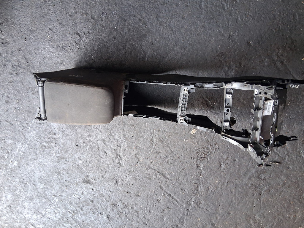 2015 VOLKSWAGEN GOLF MK7 COMPLETE CENTRE CONSOLE ARM REST TRIM