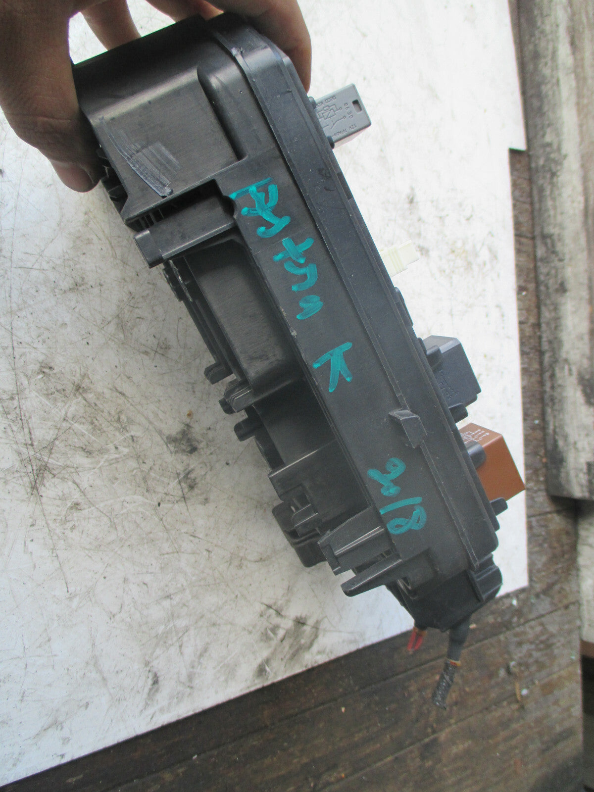 VAUXHALL ASTRA K MK7 2018 1.4 PETROL FUSE BOX CONTROL MODULE 39040856