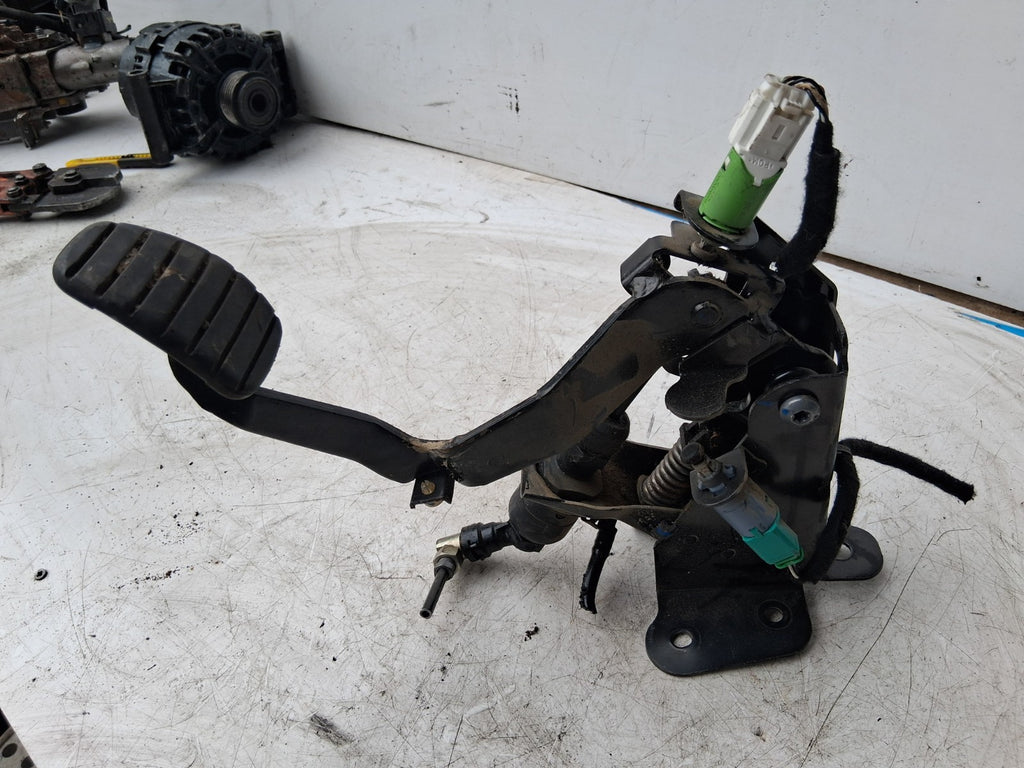 2020 RENAULT KANGOO MK2 CLUTCH PEDAL 8200508356