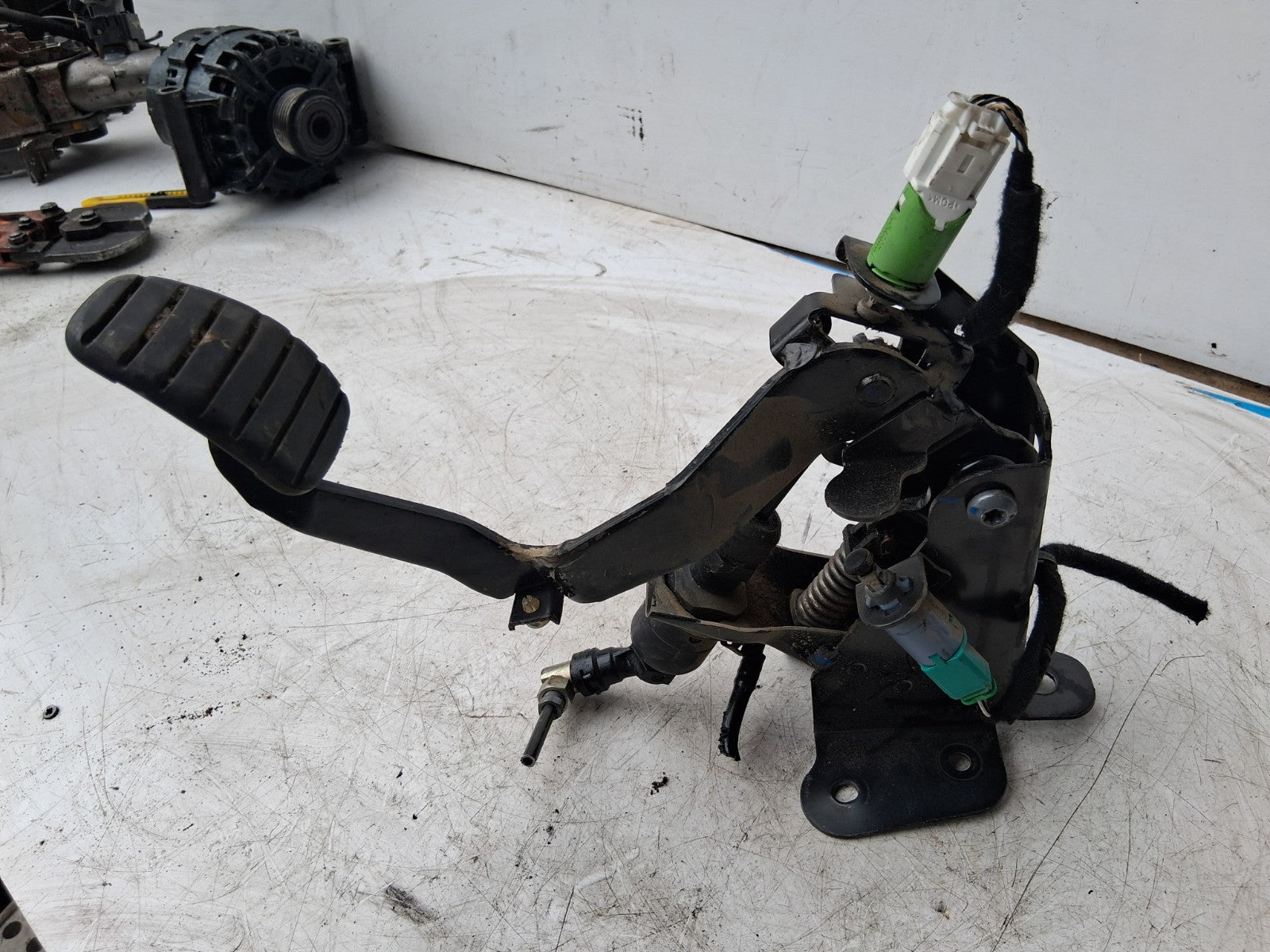 2020 RENAULT KANGOO MK2 CLUTCH PEDAL 8200508356