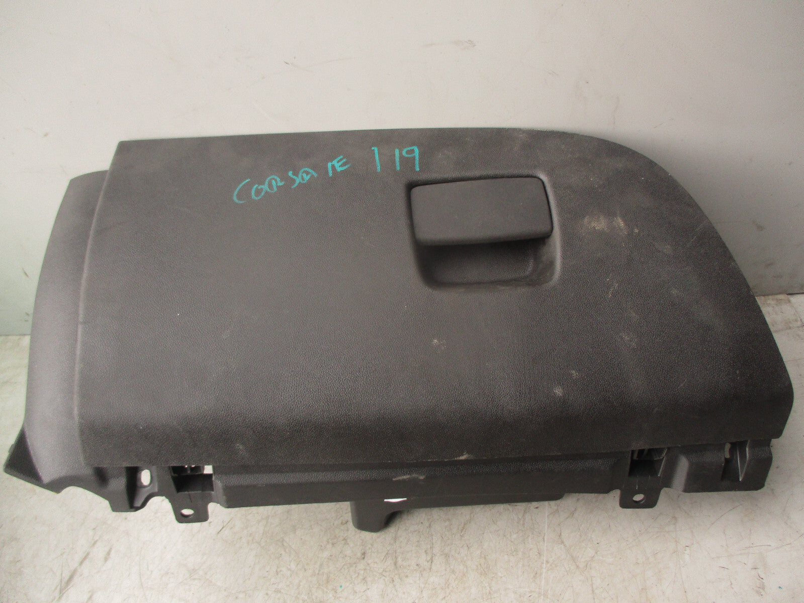 2019 VAUXHALL CORSA E DASHBOARD STORAGE GLOVE STORAGE BOX 13382336