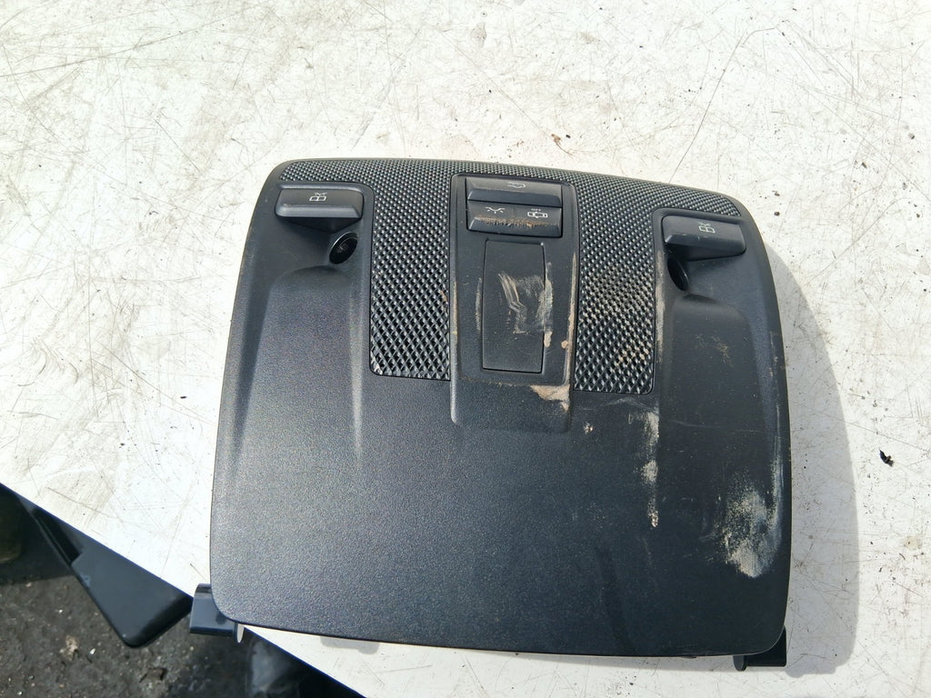 2016 MERCEDES CLA C117 INTERIOR FRONT ROOF READING LIGHT A0009004508