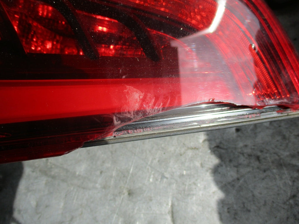 AUDI A3 8V MK3 NSR PASSENGER SIDE REAR LIGHT LAMP BULB INNER 8V4945093A DAMAGED