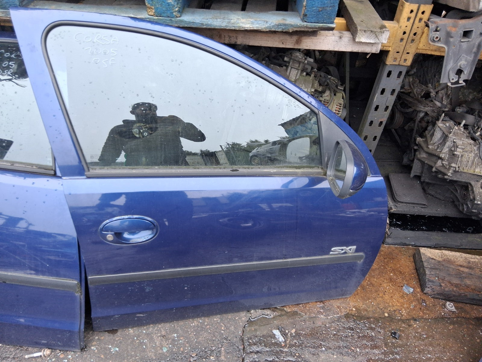 2005 VAUXHALL CORSA C OSF DRIVER SIDE FRONT RIGHT COMPLETE DOOR BLUE