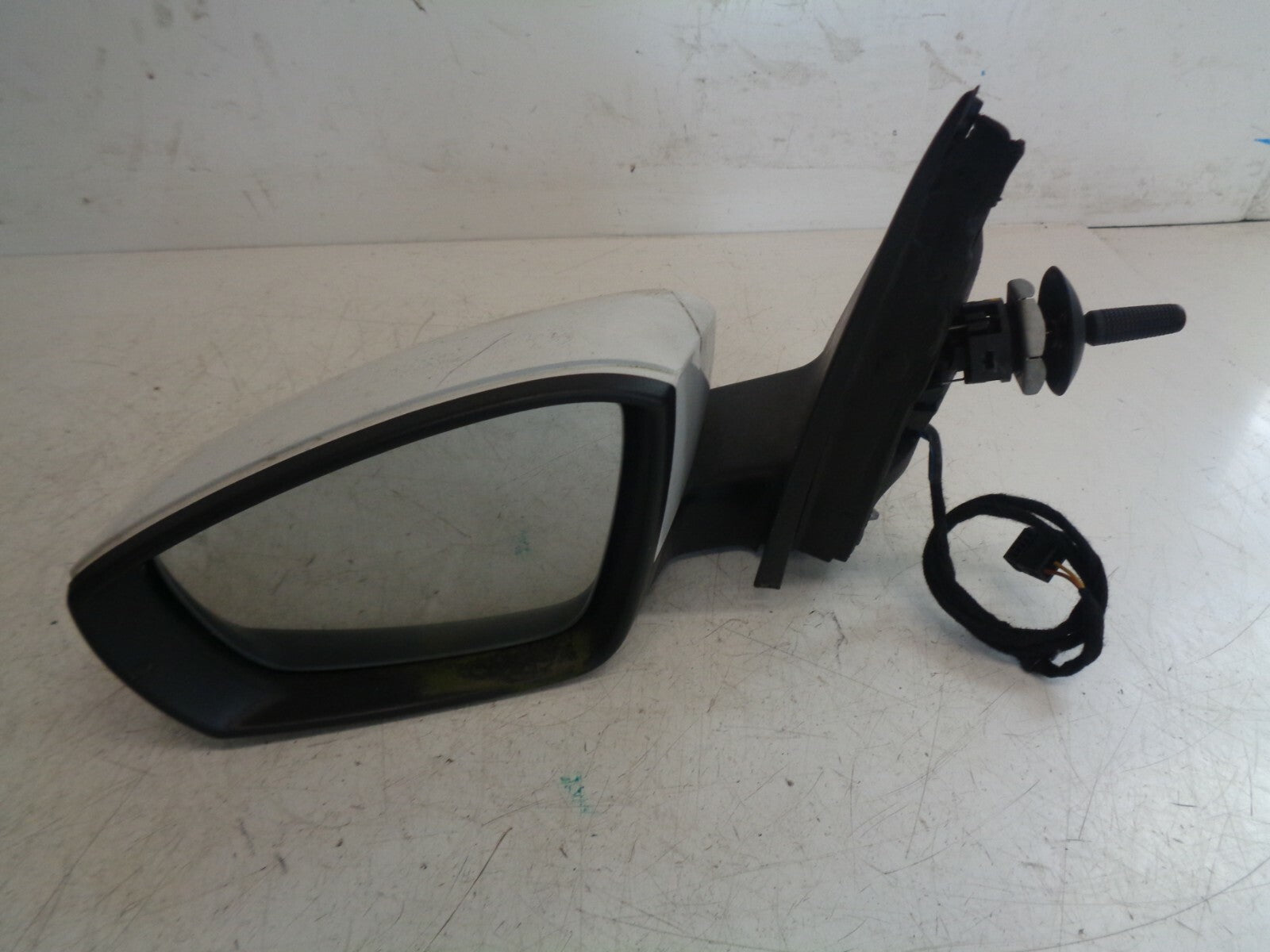 VW VOLKSWAGEN POLO 6R 2014 NS PASSENGER SIDE WING MIRROR WHITE 6R2857501BD