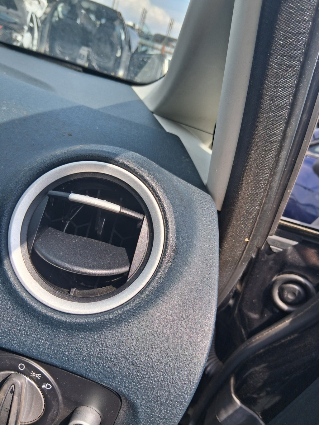 2012 FORD FIESTA MK7 OSF DRIVER SIDE FRONT RIGHT AIR VENT